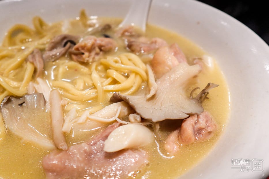 23林森北路宵夜雞湯榮麵食館老火百菇雞湯麵.jpg