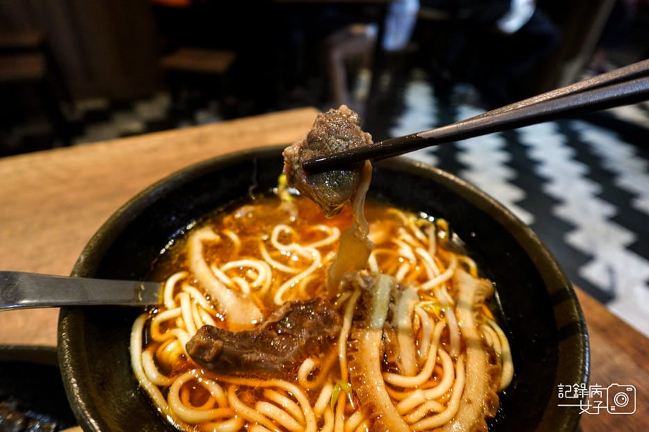 17台北內湖阿助牛肉麵阿肋牛肉麵東湖牛肚雙拼麵滷味小點.jpg
