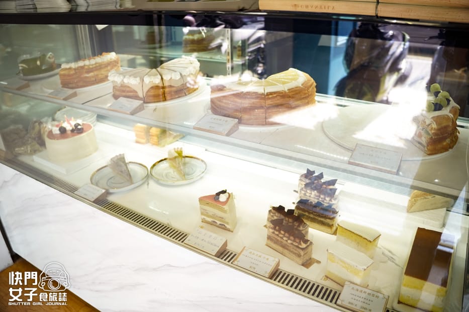 4台中香緹果子咖啡館日牌水果千層蛋糕伯爵蛋糕.jpg
