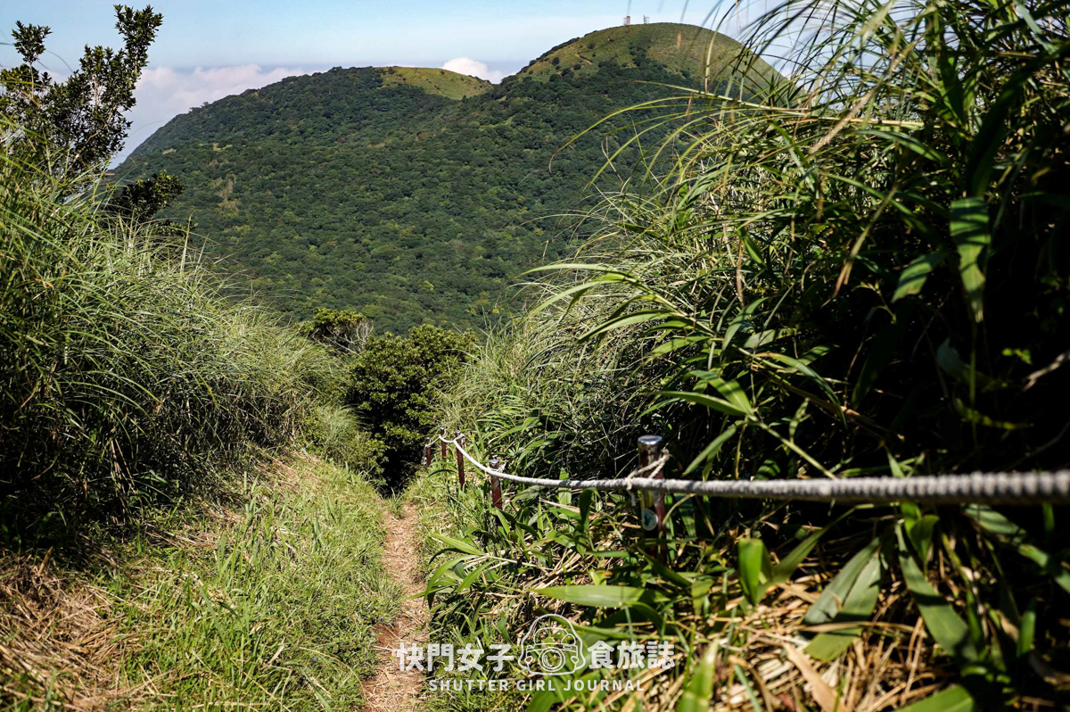 【大屯山連峰步道】陽明山小百岳大屯山主峰 x 台北大縱走第二段 x 挑戰西峰南峰濕滑拉繩泥巴地形