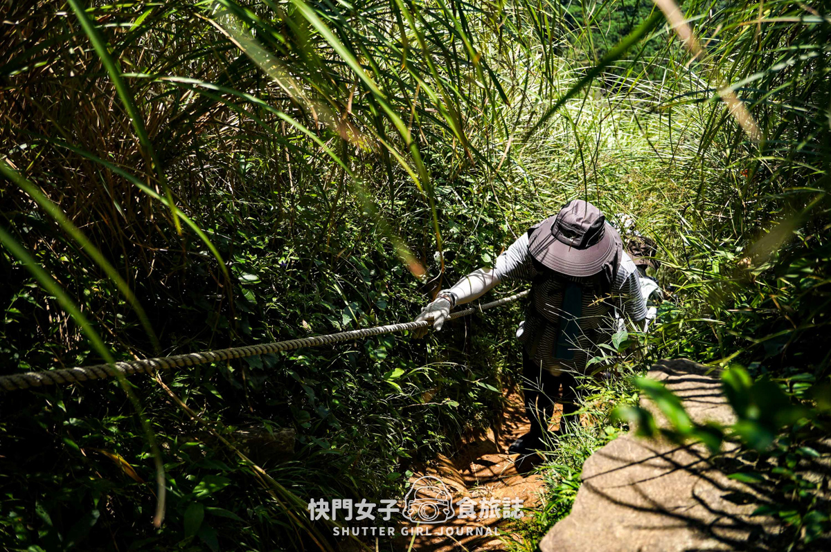 【大屯山連峰步道】陽明山小百岳大屯山主峰 x 台北大縱走第二段 x 挑戰西峰南峰濕滑拉繩泥巴地形