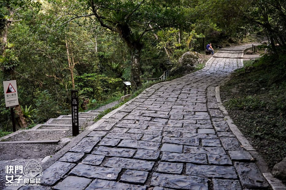 28新北三峽景點滿月圓森林遊樂區步道滿月圓山處女瀑布健行筆記山頂鳥.jpg