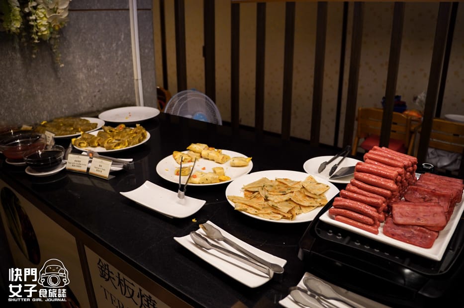 13台中北屯中科大飯店自助吧早餐吃到飽炸豬排冷麵小火鍋.jpg