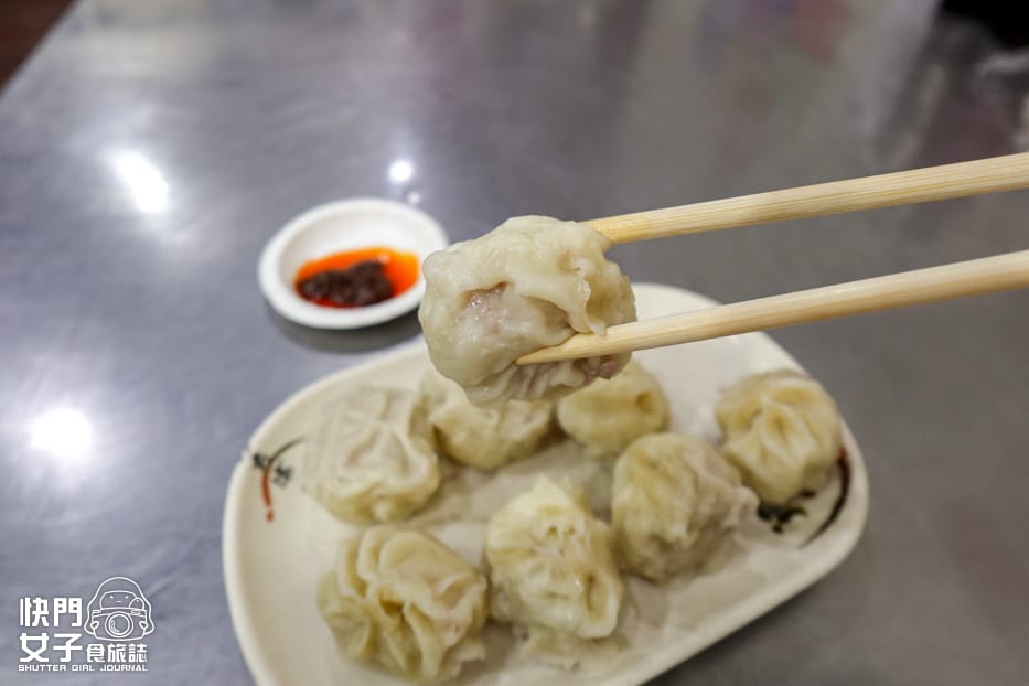 15延三夜市美食保記小籠包創始店手工小籠湯包酸辣湯.jpg