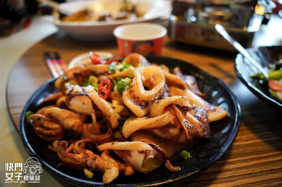 30台中美食東山棧米其林必比登甕缸雞中卷竹筍鹹豬肉.jpg