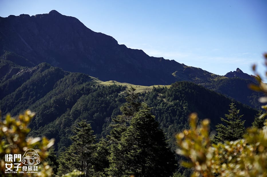 9帝王之座北一段南湖群峰審馬陣山草原南湖北山台幣兩千拍照飛機殘骸.jpg 9帝王之座北一段南湖群峰審馬陣山草原南湖北山台幣兩千拍照飛機殘骸.jpg