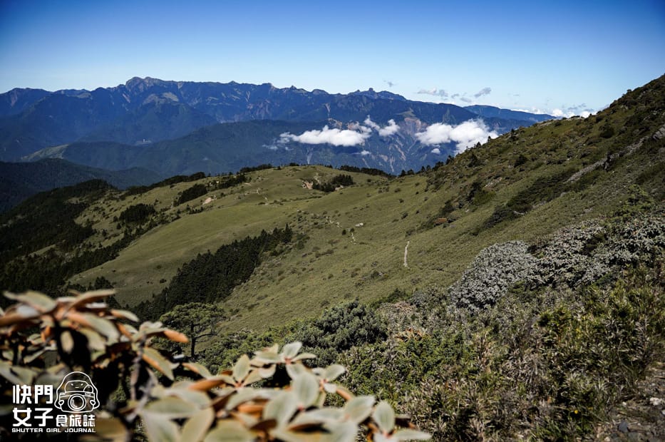 18帝王之座北一段南湖群峰審馬陣山草原南湖北山台幣兩千拍照飛機殘骸.jpg 18帝王之座北一段南湖群峰審馬陣山草原南湖北山台幣兩千拍照飛機殘骸.jpg