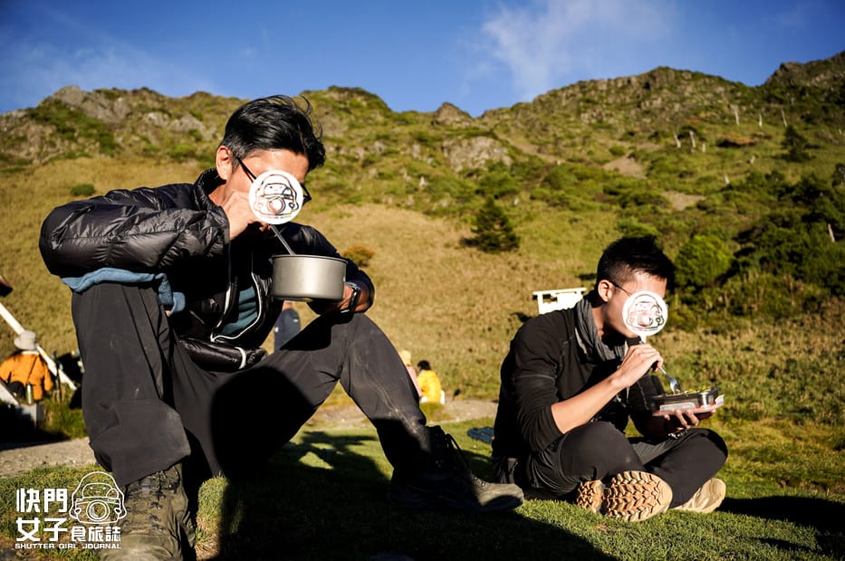 74帝王之座北一段南湖群峰審馬陣山草原南湖北山台幣兩千拍照飛機殘骸.jpg 74帝王之座北一段南湖群峰審馬陣山草原南湖北山台幣兩千拍照飛機殘骸.jpg