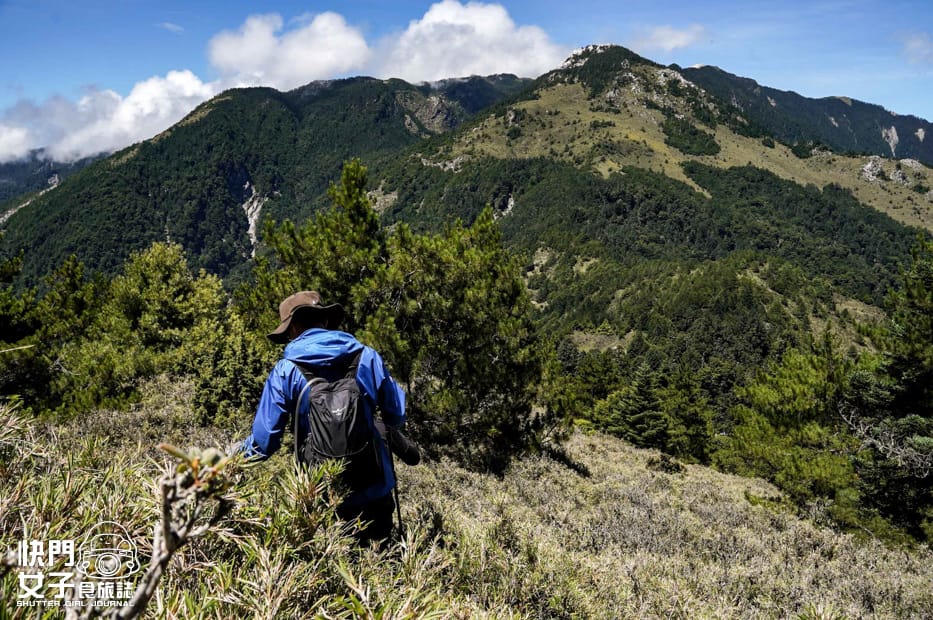 27帝王之座南湖大山北一段南湖圈谷山屋南湖東峰陶塞峰馬比杉山.jpg 27帝王之座南湖大山北一段南湖圈谷山屋南湖東峰陶塞峰馬比杉山.jpg