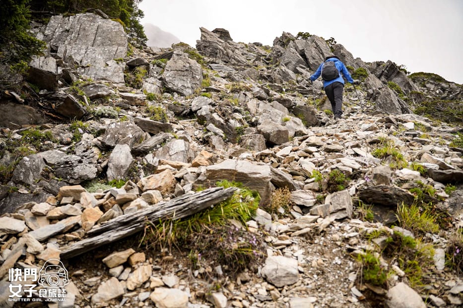 43北一段難度南湖群峰山屋南湖大山主峰南峰巴巴山.jpg 43北一段難度南湖群峰山屋南湖大山主峰南峰巴巴山.jpg