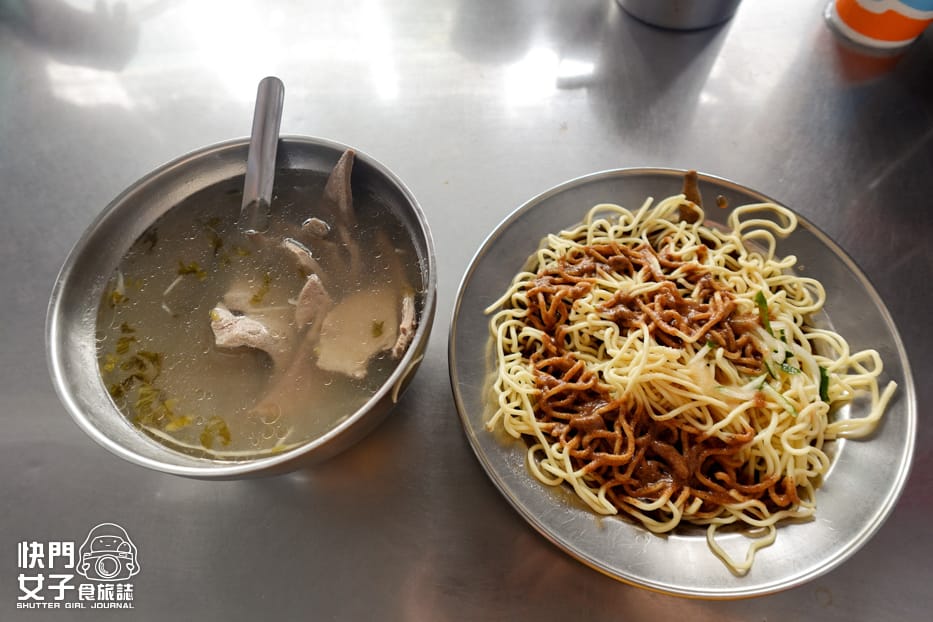 13南港車站美食闞記涼麵闕記涼麵豬肝湯肝連板條.jpg