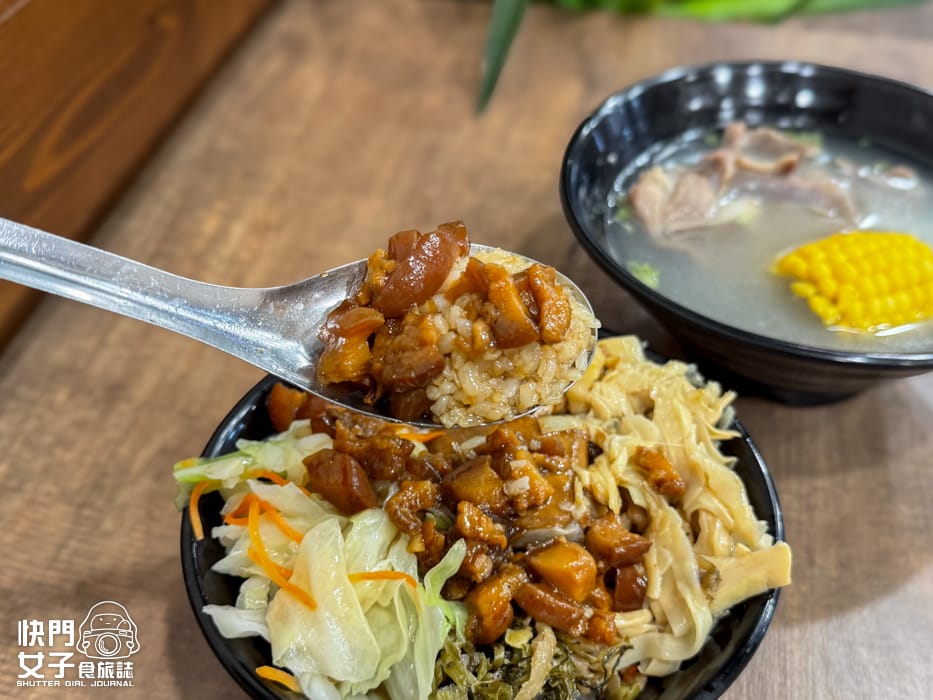 3三重台北橋美食康城傳統滷肉飯便當蘿蔔排骨湯.jpg