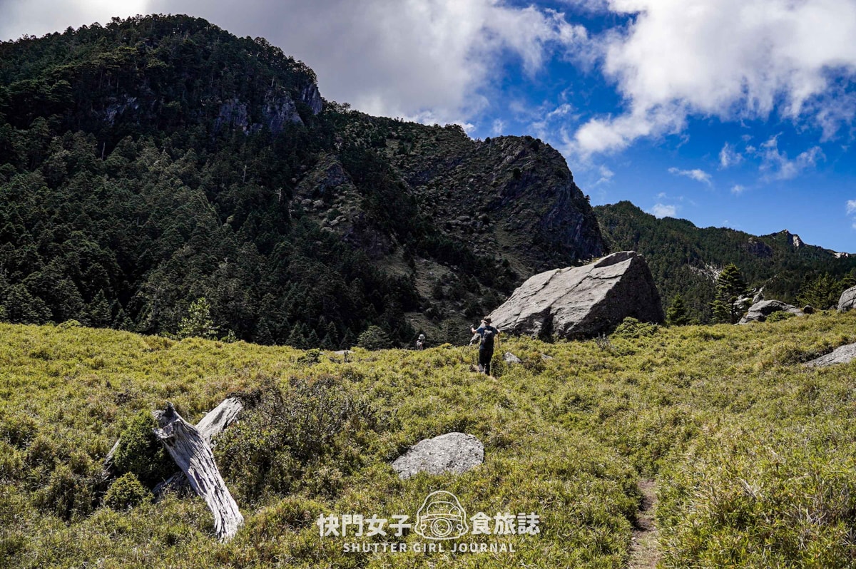 【南湖群峰】南湖帝王之座 DAY 3|南湖東峰日出 x 陶塞峰 x 遙遠馬比衫山 x 水路與陸路路線 - 第30張圖 【南湖群峰】南湖帝王之座 DAY 3|南湖東峰日出 x 陶塞峰 x 遙遠馬比衫山 x 水路與陸路路線
