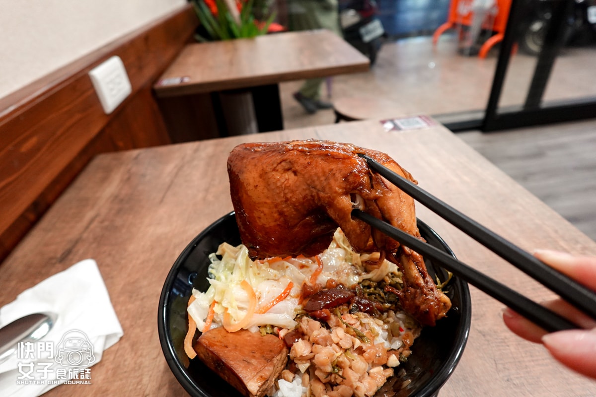 【新北 三重區】康城傳統滷肉飯 x 超入味腿庫 x 軟嫩豬腳中段 x 甜香滷肉飯