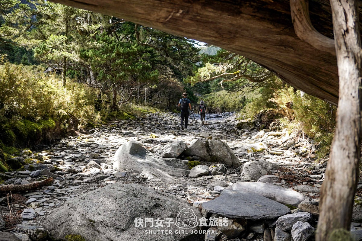 【南湖群峰】南湖帝王之座 DAY 3|南湖東峰日出 x 陶塞峰 x 遙遠馬比衫山 x 水路與陸路路線 - 第34張圖 【南湖群峰】南湖帝王之座 DAY 3|南湖東峰日出 x 陶塞峰 x 遙遠馬比衫山 x 水路與陸路路線