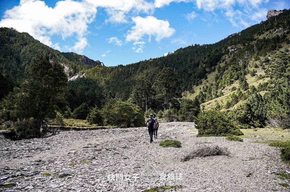 【南湖群峰】南湖帝王之座 DAY 3|南湖東峰日出 x 陶塞峰 x 遙遠馬比衫山 x 水路與陸路路線 - 第36張圖 【南湖群峰】南湖帝王之座 DAY 3|南湖東峰日出 x 陶塞峰 x 遙遠馬比衫山 x 水路與陸路路線