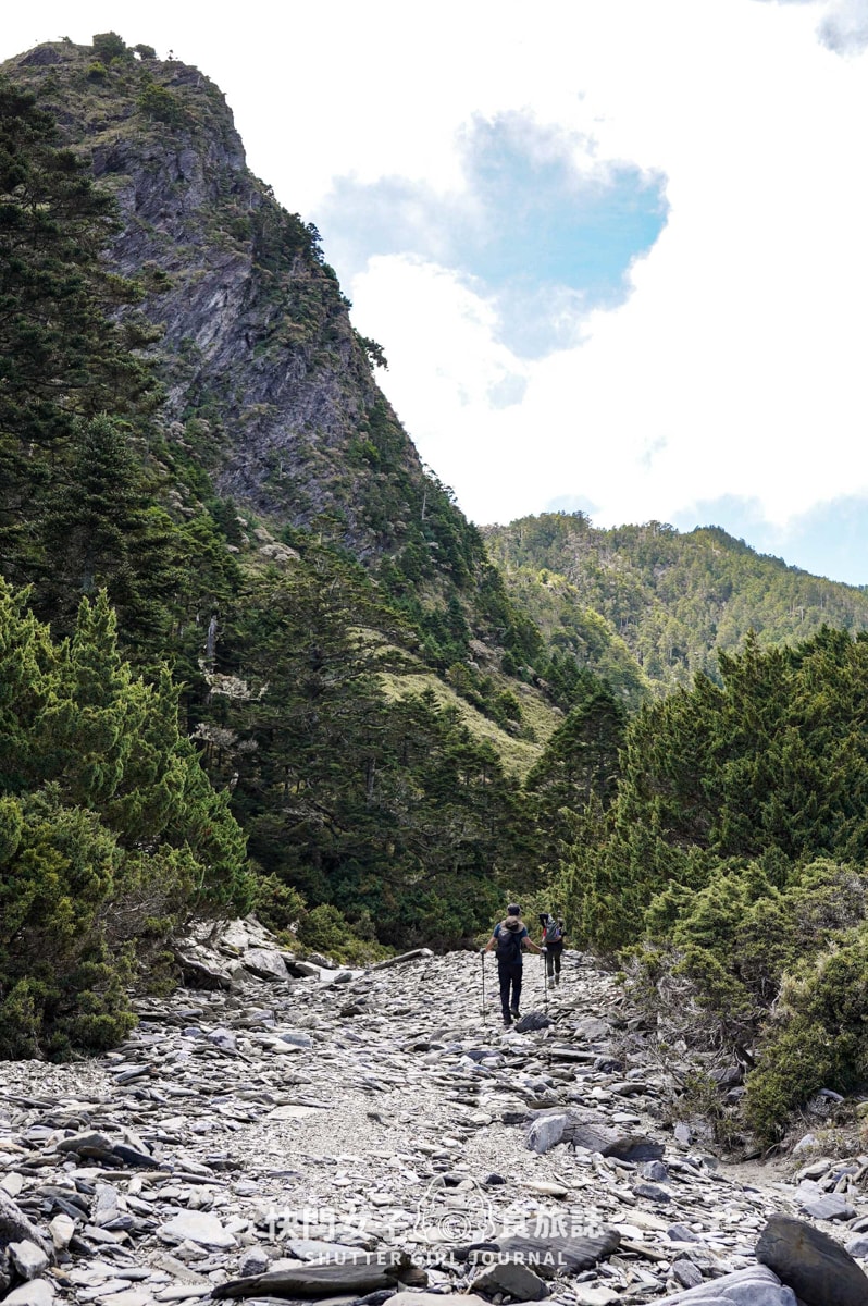 【南湖群峰】南湖帝王之座 DAY 3|南湖東峰日出 x 陶塞峰 x 遙遠馬比衫山 x 水路與陸路路線 - 第37張圖 【南湖群峰】南湖帝王之座 DAY 3|南湖東峰日出 x 陶塞峰 x 遙遠馬比衫山 x 水路與陸路路線