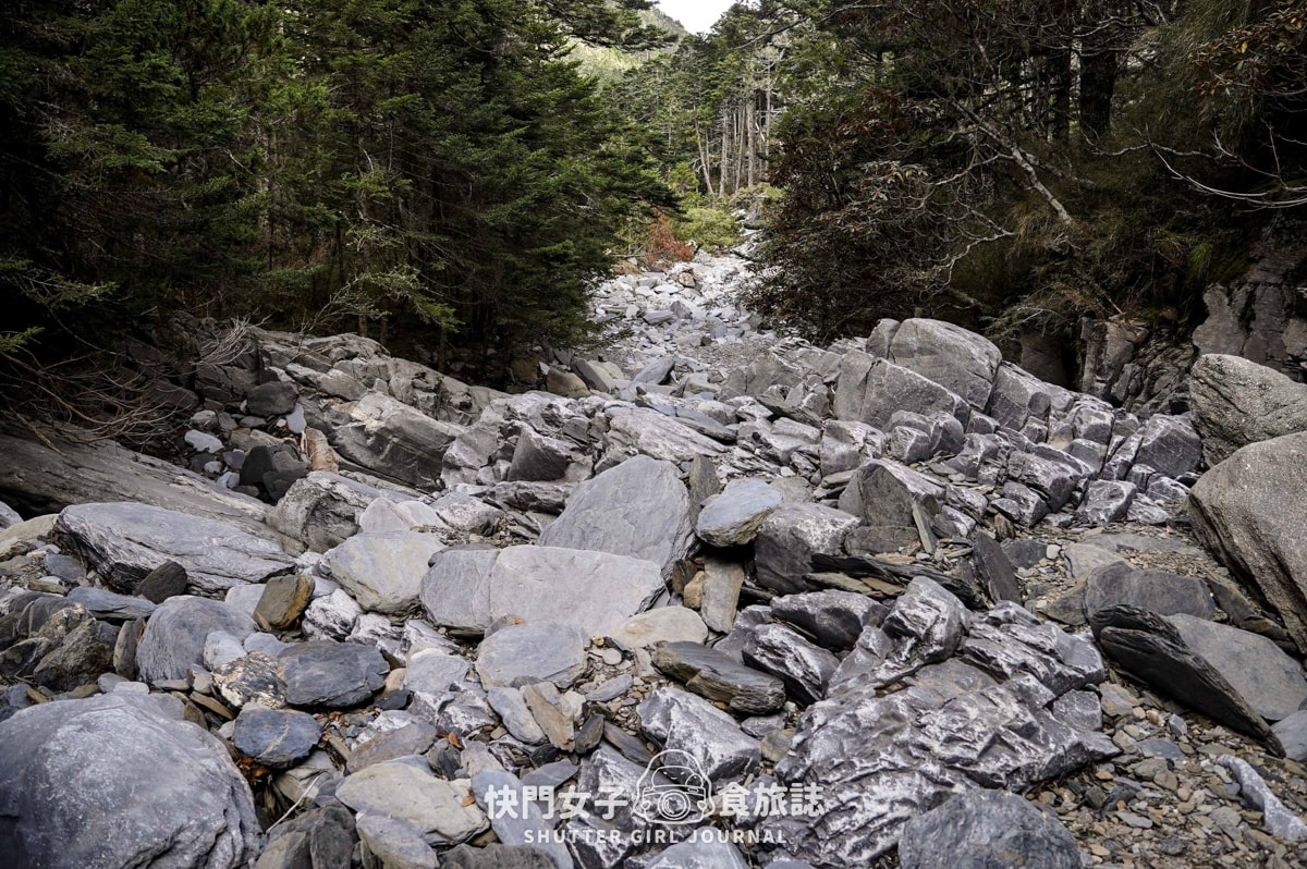 【南湖群峰】南湖帝王之座 DAY 3|南湖東峰日出 x 陶塞峰 x 遙遠馬比衫山 x 水路與陸路路線 - 第41張圖 【南湖群峰】南湖帝王之座 DAY 3|南湖東峰日出 x 陶塞峰 x 遙遠馬比衫山 x 水路與陸路路線