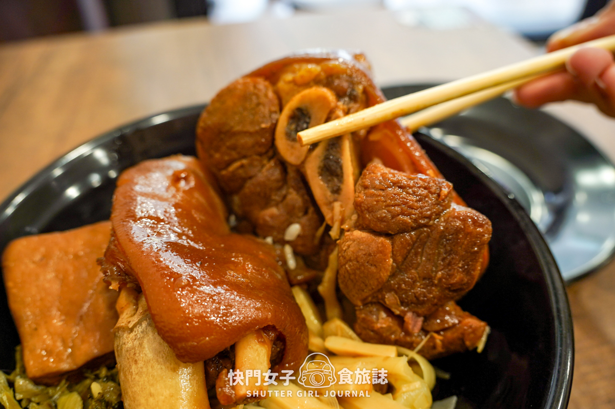 【新北 三重區】康城傳統滷肉飯 x 超入味腿庫 x 軟嫩豬腳中段 x 甜香滷肉飯 - 第47張圖 【新北 三重區】康城傳統滷肉飯 x 超入味腿庫 x 軟嫩豬腳中段 x 甜香滷肉飯