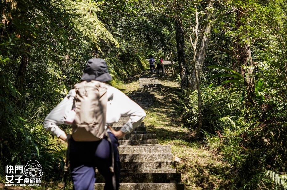 19平溪十分小百岳淡蘭古道五分山步道氣象台芒草季老街美食.jpg