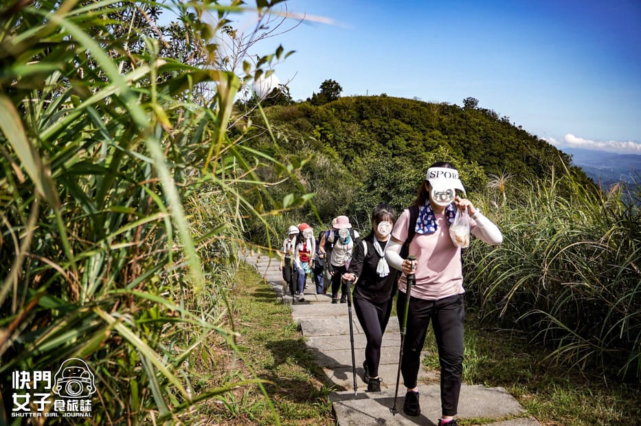 62平溪十分小百岳淡蘭古道五分山步道氣象台芒草季老街美食.jpg
