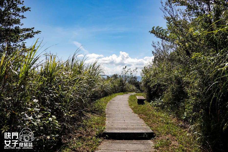 38平溪十分小百岳淡蘭古道五分山步道氣象台芒草季老街美食.jpg