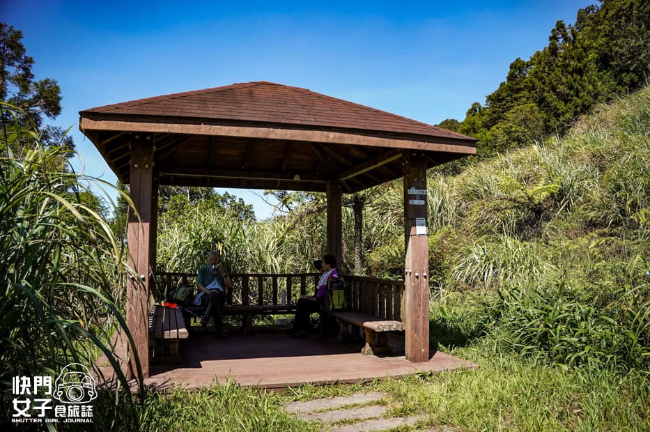 34平溪十分小百岳淡蘭古道五分山步道氣象台芒草季老街美食.jpg
