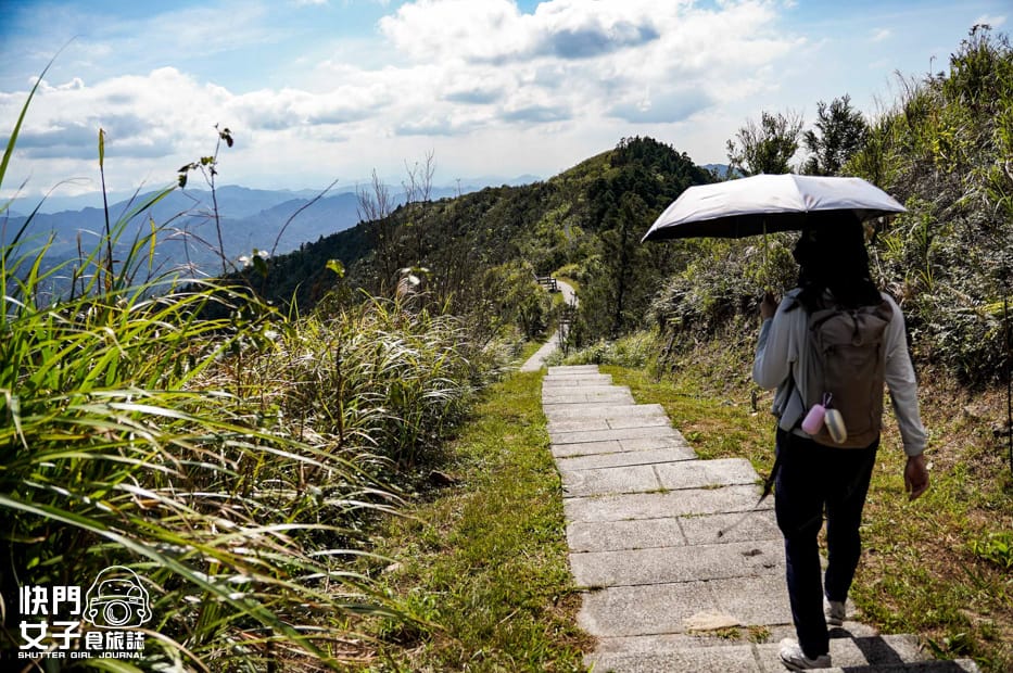 63平溪十分小百岳淡蘭古道五分山步道氣象台芒草季老街美食.jpg