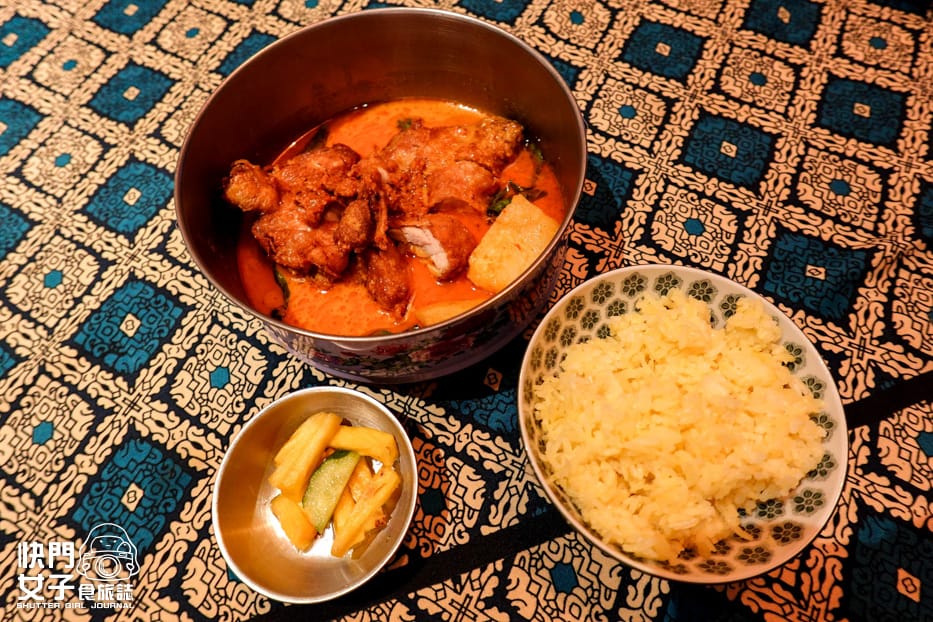 25高雄Sayang南洋茶室沙爹烤肉串印度炒麵娘惹咖哩雞薑黃飯.jpg