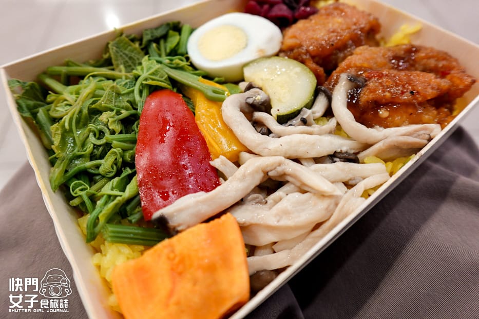 12高雄空廚高鐵便當台鐵便當開箱列車便當雞腿豬肉飯.jpg