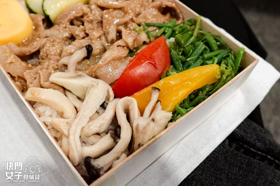 20高雄空廚高鐵便當開箱列車便當薑汁燒肉飯.jpg