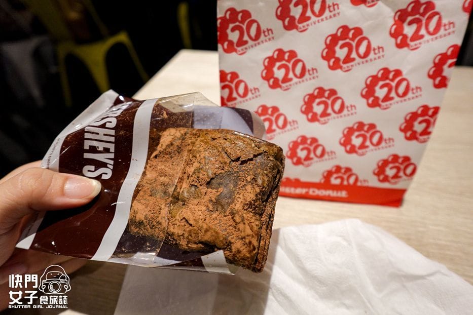 多拿滋Mister Donut HERSHEYS 好時巧克力聯名甜甜圈開箱