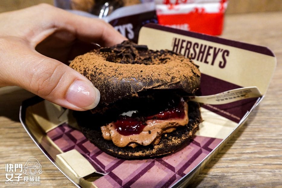 多拿滋Mister Donut HERSHEYS 好時巧克力聯名甜甜圈開箱