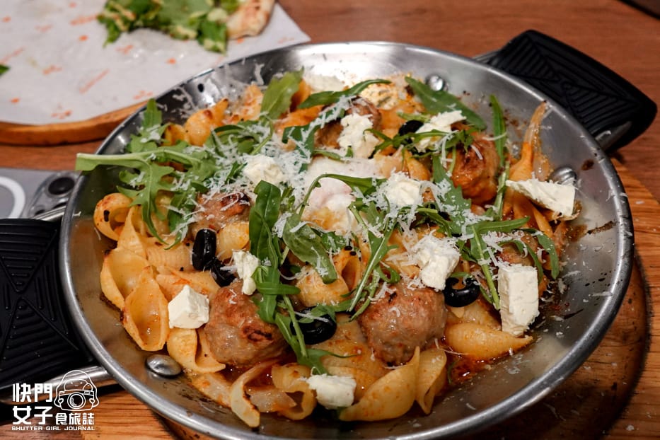 25堤諾義大利比薩 Tino%5Cs Pizza香菜比薩香菜炸雞德國豬腳.jpg