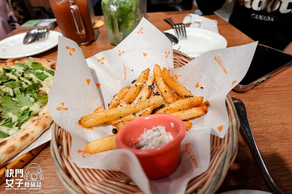 30堤諾義大利比薩 Tino%5Cs Pizza香菜比薩香菜炸雞德國豬腳.jpg