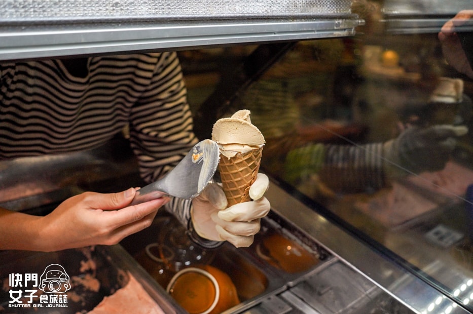 【台北 中山區】六月三十義式手工冰淇淋 x 玫瑰冰淇淋Gelato x 夏威夷果仁 x 凍頂烏龍 x 龍眼蜜鮮奶