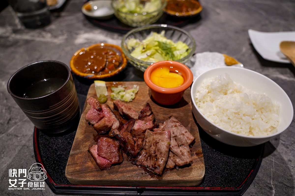 【台北 大安區】青杉燒肉 x 千元內也能吃到的牛舌套餐 x 完全不推的鹽蔥牛舌福袋包