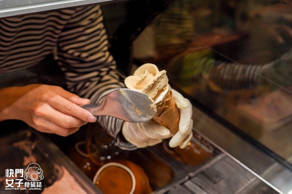 【台北 中山區】六月三十義式手工冰淇淋 x 玫瑰冰淇淋Gelato x 夏威夷果仁 x 凍頂烏龍 x 龍眼蜜鮮奶