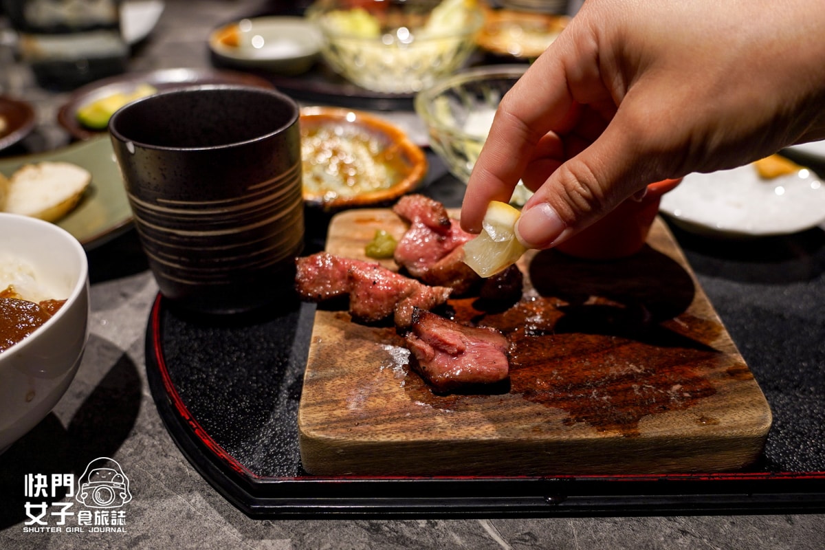 【台北 大安區】青杉燒肉 x 千元內也能吃到的牛舌套餐 x 完全不推的鹽蔥牛舌福袋包