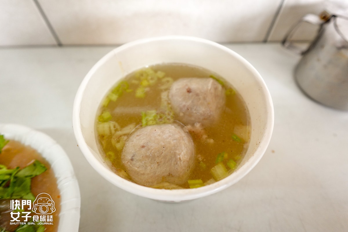 【台北 內湖區】湖光市場成功肉圓 x 知名人氣排隊肉圓 x 超大片筍絲