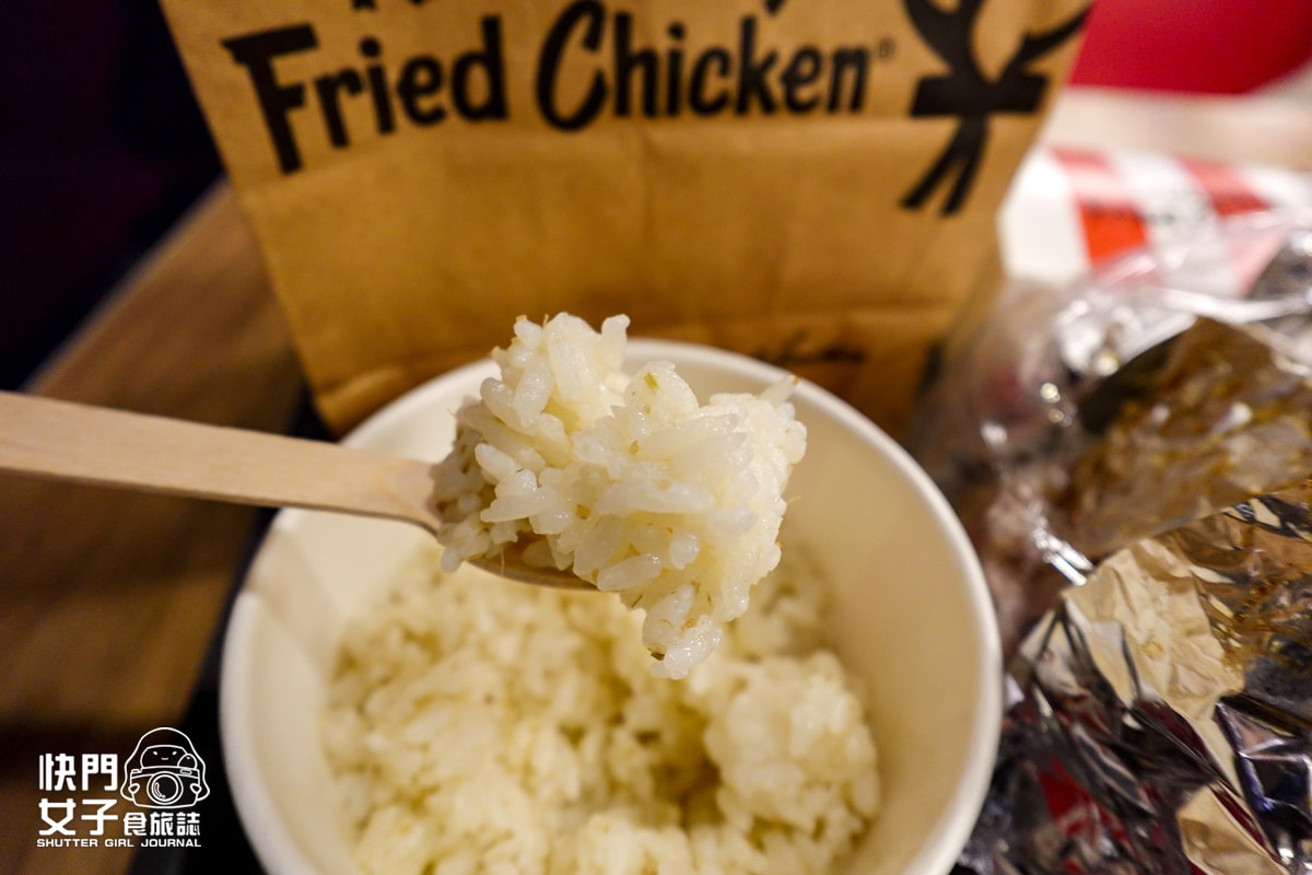 【肯德基】台酒紙包雞開箱 x 香氣十足紙包雞 x 奇巧可可流心三重奏蛋撻