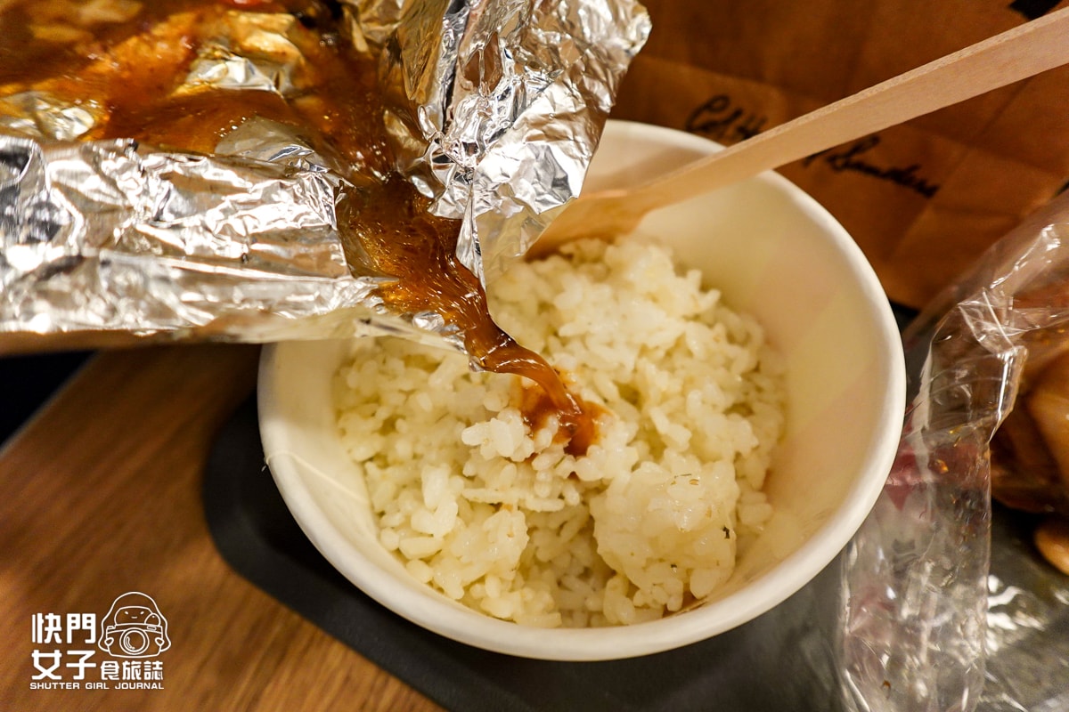 【肯德基】台酒紙包雞開箱 x 香氣十足紙包雞 x 奇巧可可流心三重奏蛋撻