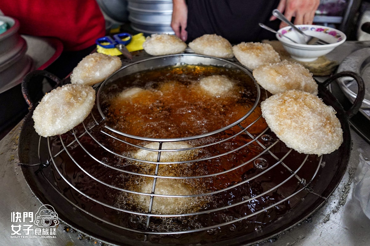 【台北 內湖區】湖光市場成功肉圓 x 知名人氣排隊肉圓 x 超大片筍絲