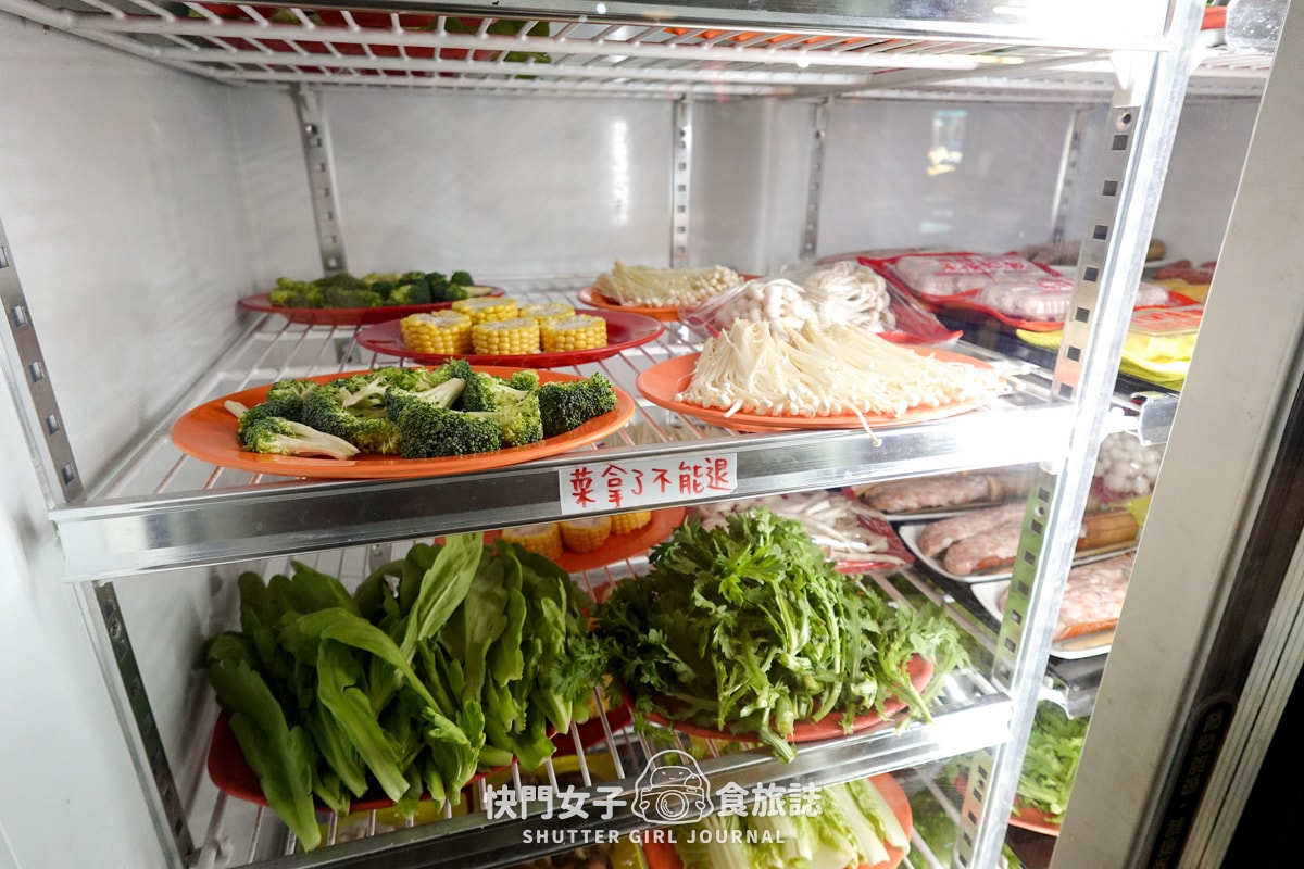 【新北 三重區】南北高鐵牛肉專賣店 x 不在高鐵站的溫體牛火鍋 x 清爽牛肉湯頭 - 第11張圖 【新北 三重區】南北高鐵牛肉專賣店 x 不在高鐵站的溫體牛火鍋 x 清爽牛肉湯頭