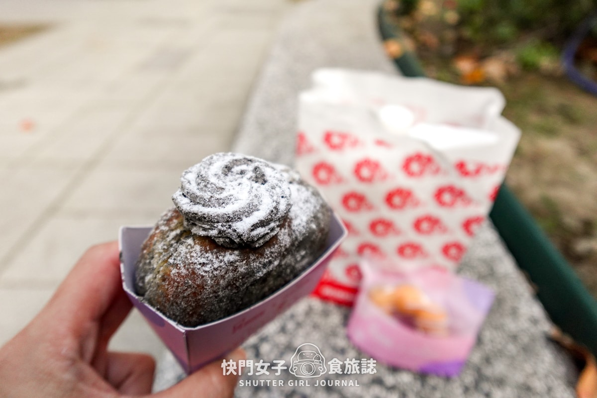 【mister Donut x 水水灶咖】多拿滋甜甜圈與千千聯名 x 金沙芋頭波堤 x 芝麻波波隆尼開箱 - 第11張圖 【mister Donut x 水水灶咖】多拿滋甜甜圈與千千聯名 x 金沙芋頭波堤 x 芝麻波波隆尼開箱