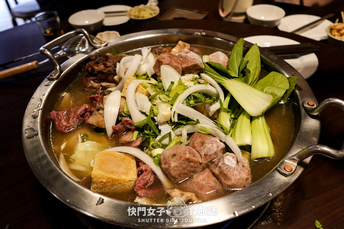 【新北 三重區】南北高鐵牛肉專賣店 x 不在高鐵站的溫體牛火鍋 x 清爽牛肉湯頭 - 第13張圖 【新北 三重區】南北高鐵牛肉專賣店 x 不在高鐵站的溫體牛火鍋 x 清爽牛肉湯頭