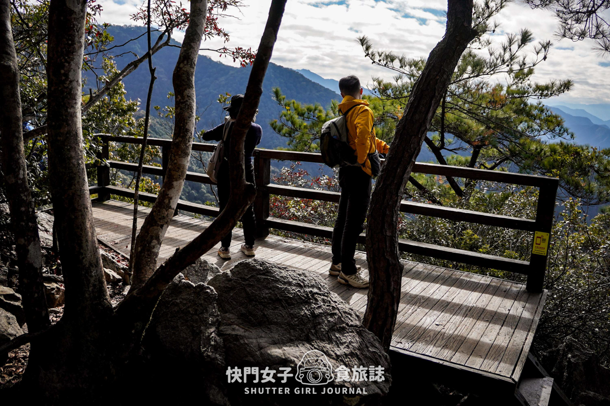 【稍來山】網美鳶嘴山縱走小百岳 x 號稱台灣小阿爾卑斯山 x 懼高挑戰中級山