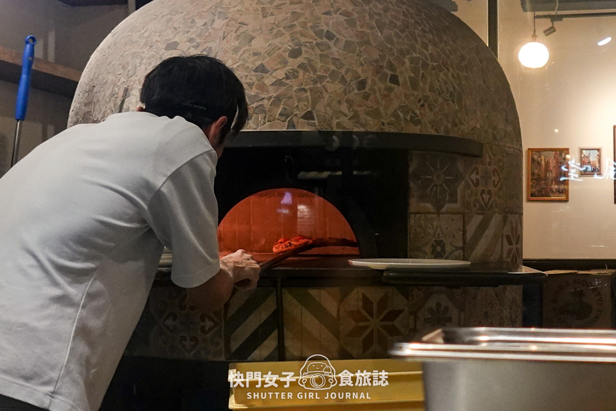 【台北 松山區】Gira Pizza 旋轉披薩 x 經典生火腿芝麻葉與瑪格麗特比薩