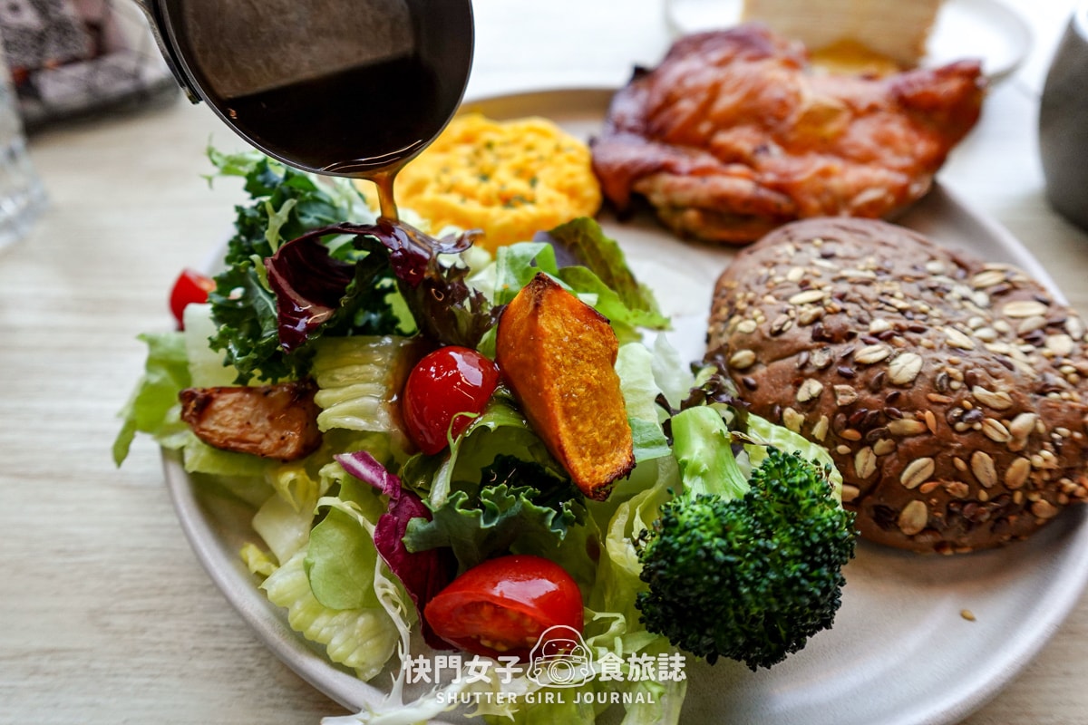 【台北 萬華區】樂野食 x 西門町高CP值早午餐盤 x 肉桂蘋果千層蛋糕