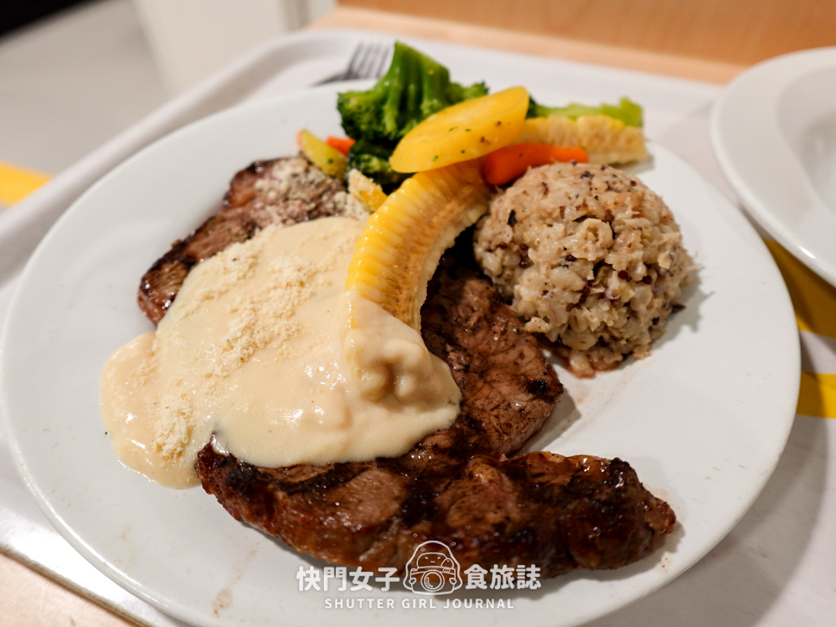 【IKEA 瑞典餐廳開箱】開箱經典主餐瑞典肉丸 x 各種限定新品餐點 x 解鎖瑞典甜品